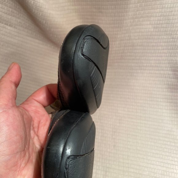 Auditions Women Verona II Leather Closed Toe, 9W - Picture 7 of 14